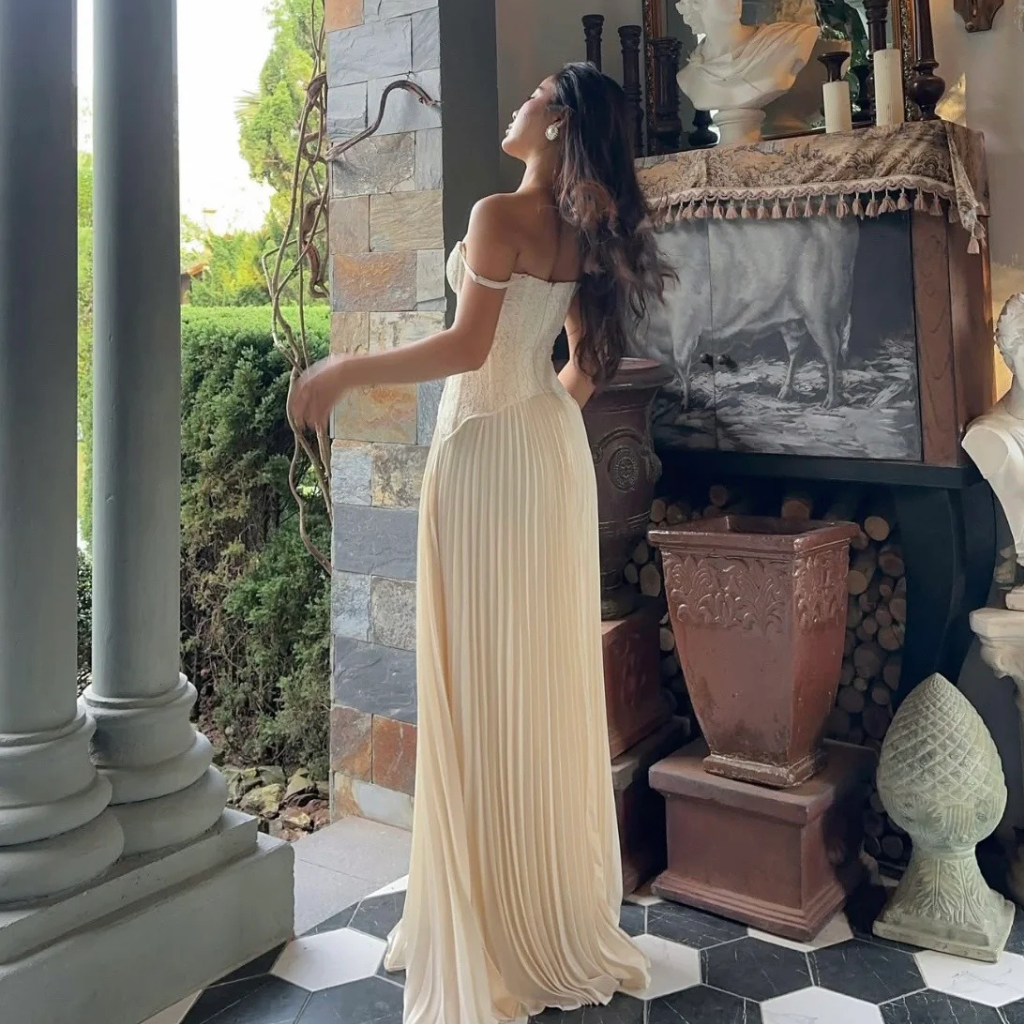 White/Cream Dresses