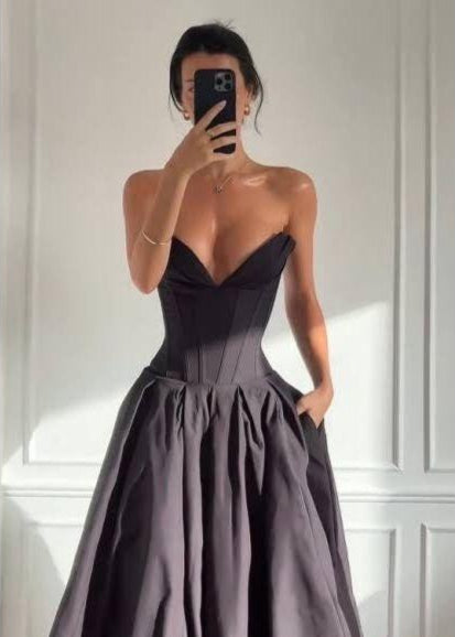House of CB Lady Midi Dress, Size L+ best suited to a large 12 - 16. Perfect for formals, races, wineries, bottomless brunch etc. Zip up back and inside of dress has stretchy bands with bra clasps on top section of dress. Corset top piece with v neckline and puffy bottom from top of hips. Front on view of dress